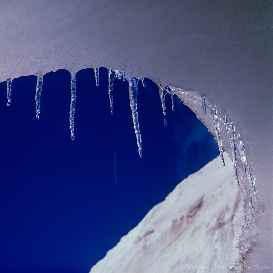 0177-09 - Translucent Veins