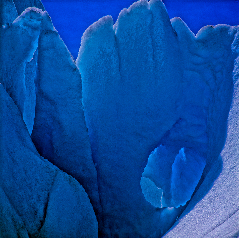 0677-19_2 - Echoes in Blue