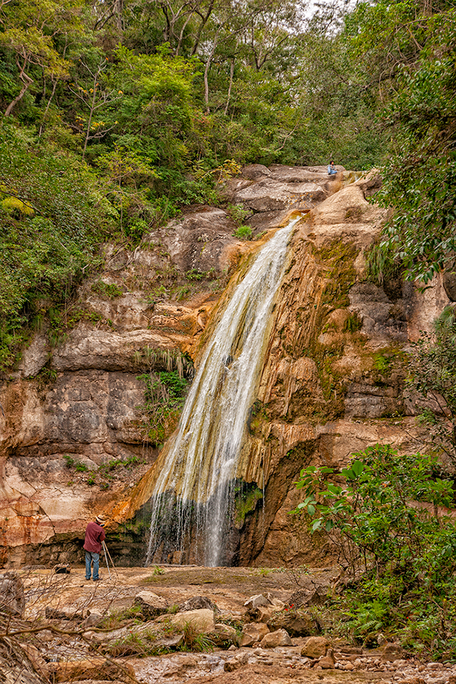 LrD003-0157_2 - Figure for Scale