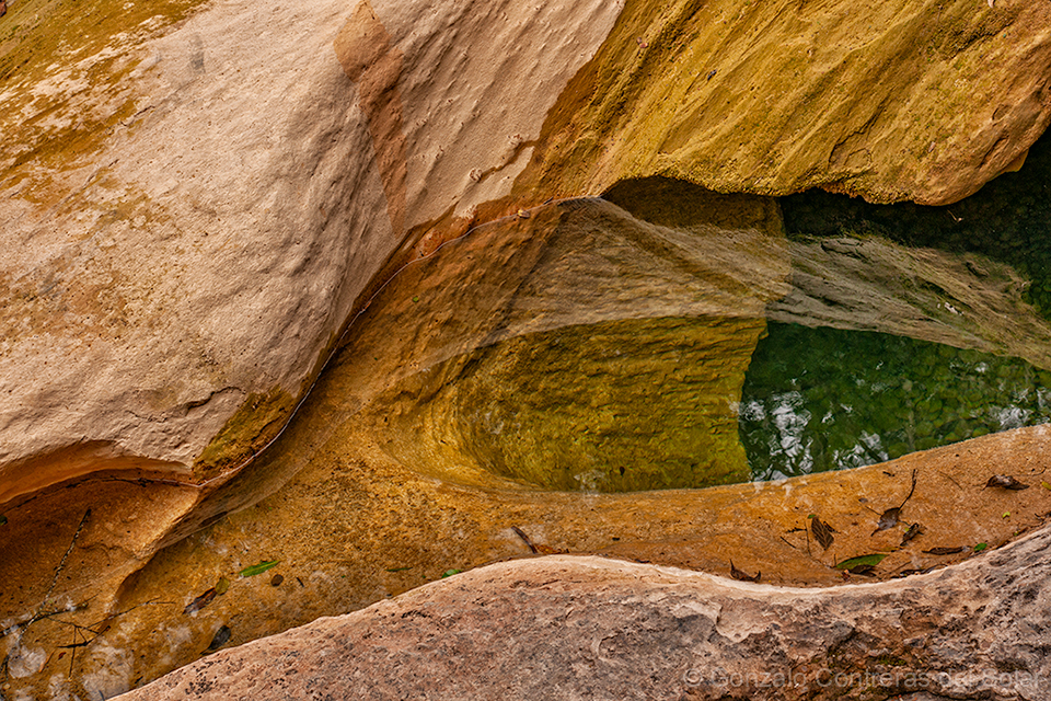 LrD003-0189_4 - Figure for Scale