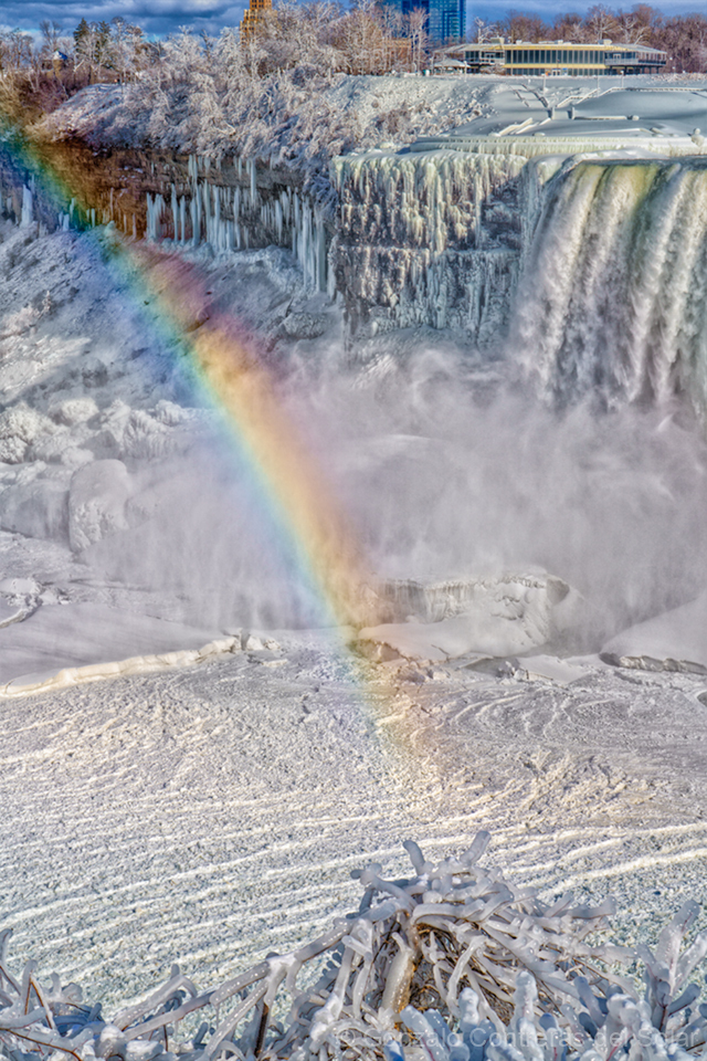 LrD138-7672 - Spectrum Over Snow