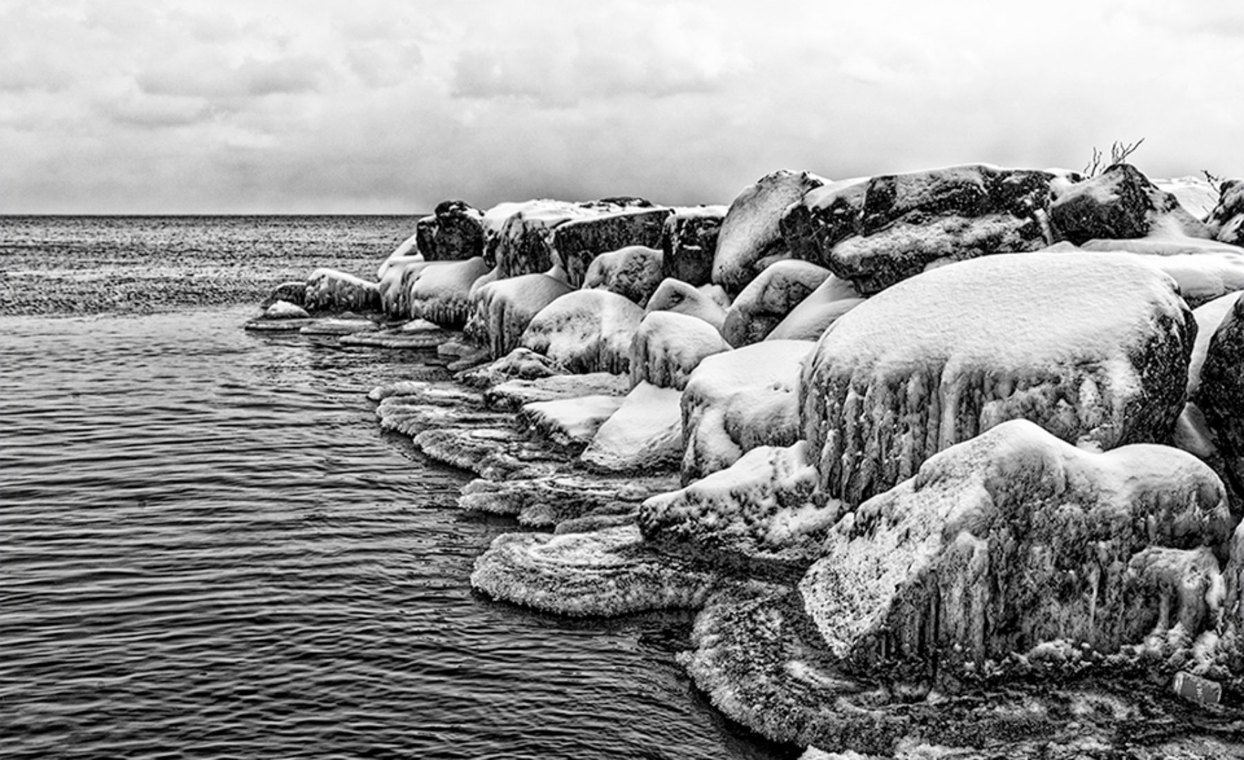 Coronation Park Stalactites: When Wind and Snow Become Sculptors